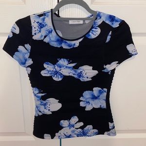 Calvin Klein medium floral dressy shirt in great condition!